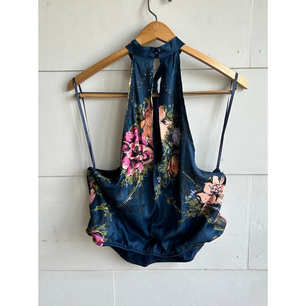 Free People Blue Floral Cropped Halter Top Size M - Picture 3 of 7